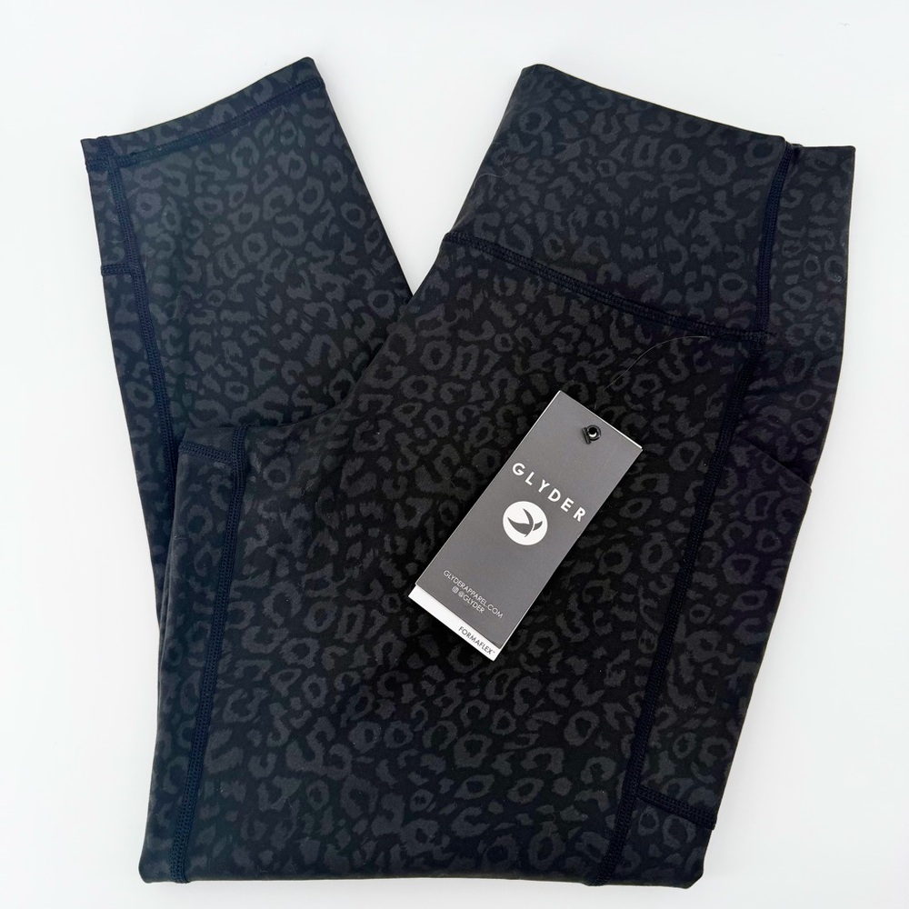 Glyder Black Leopard Embossed Leggings NWT Plus Size 2X High Rise Pockets - Picture 3 of 11